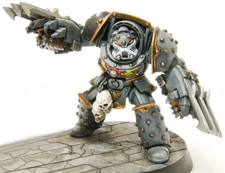 Tyberos the Red Wake in Terminator armour, wielding the toothed lightning claws Hunger and Slake